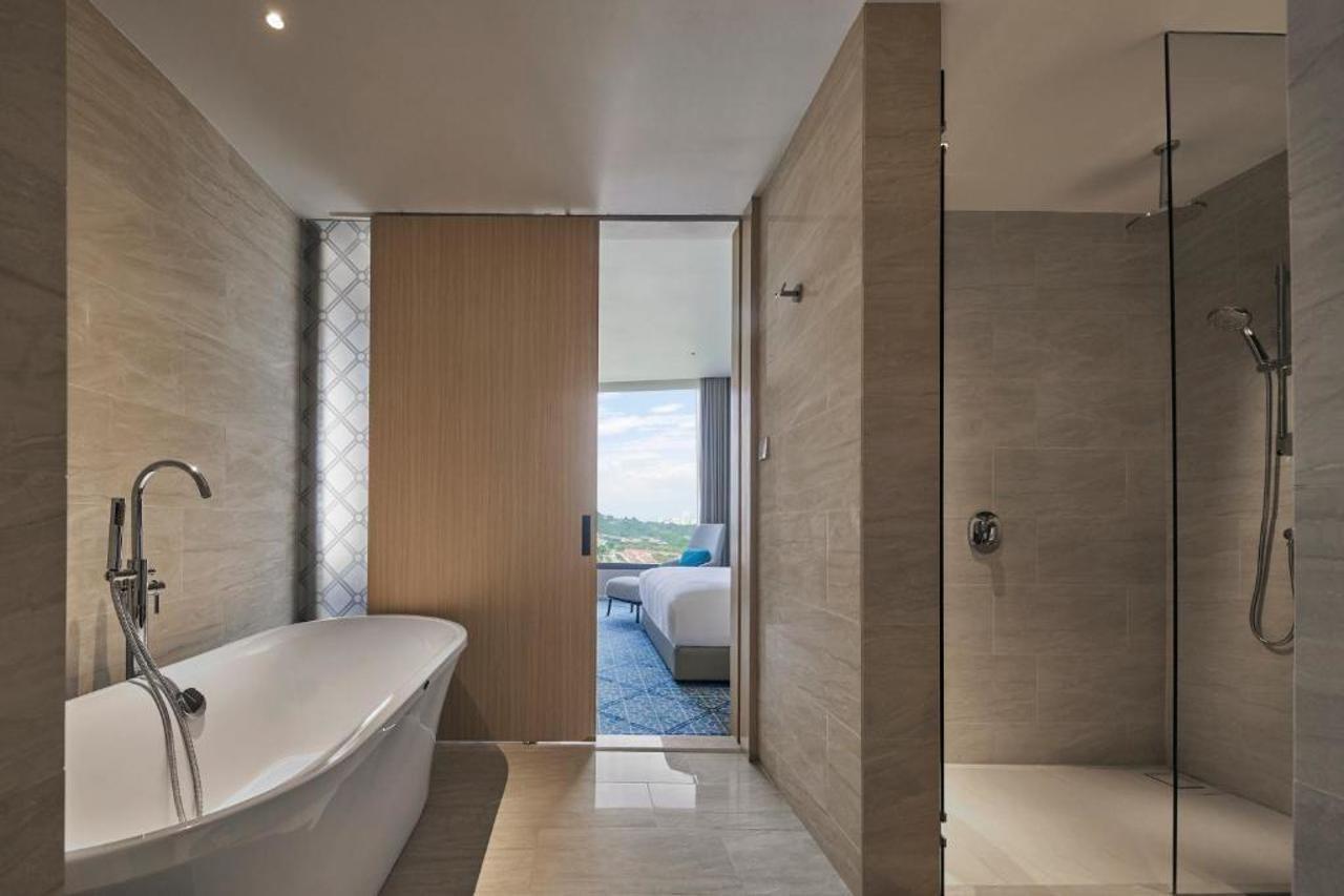 Amari Spice Penang Hotel Bayan Lepas Bagian luar foto